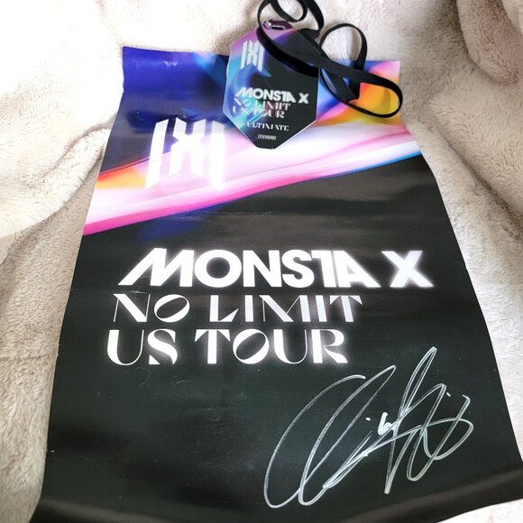 Monsta X KIHYUN No Limit US Tour ULT VIP Signed Poster w/ Tour VIP Badge - Picture 1 of 6